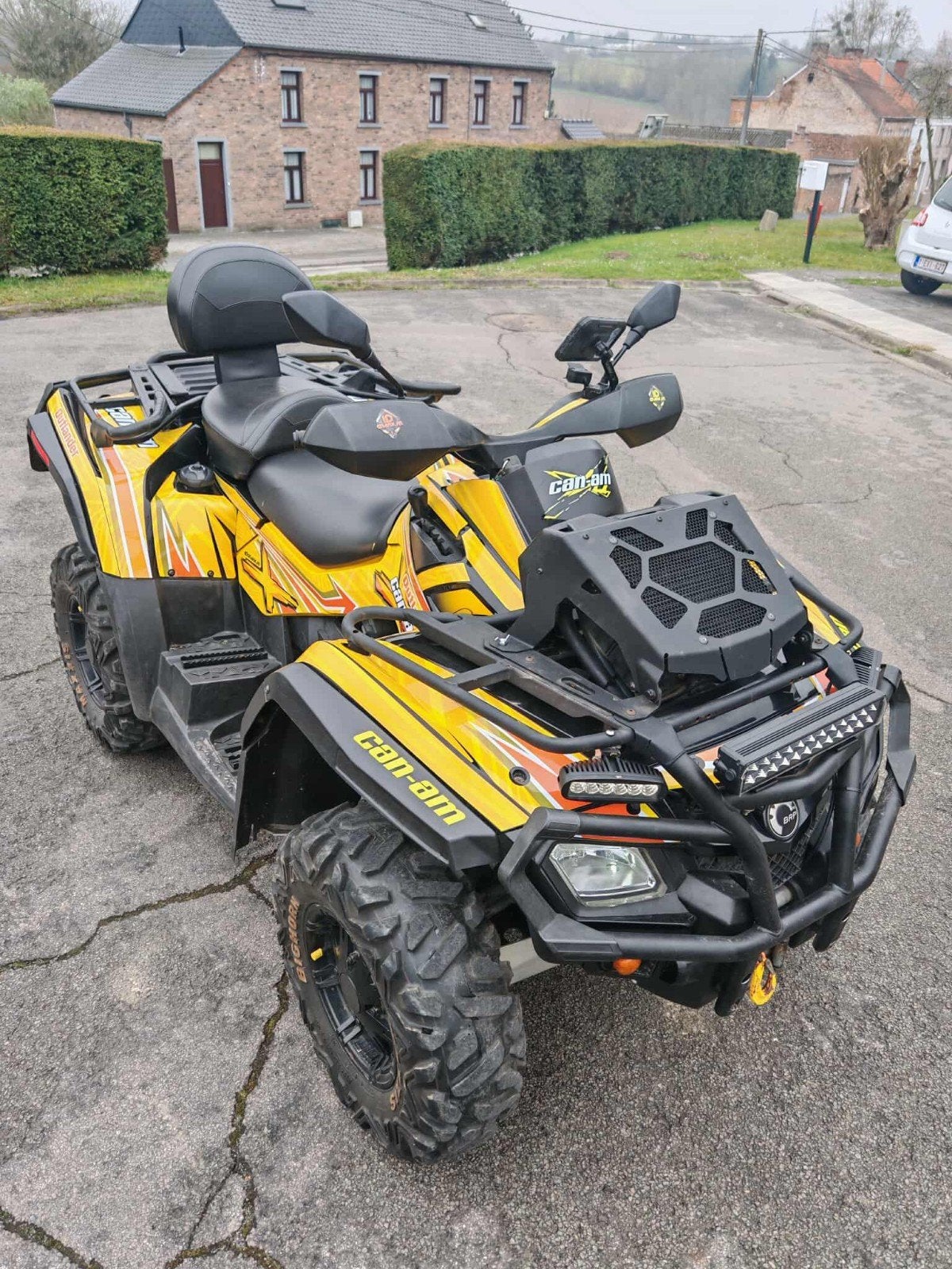 Can-am outlander 800cc