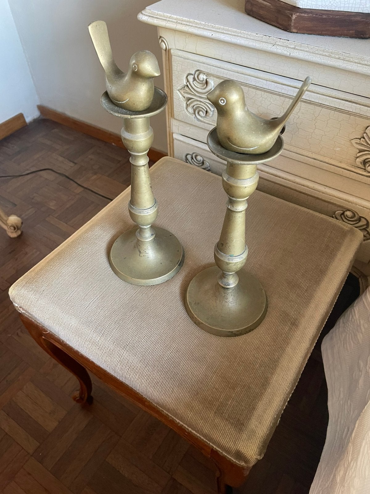 twee kandelaars, Ophalen