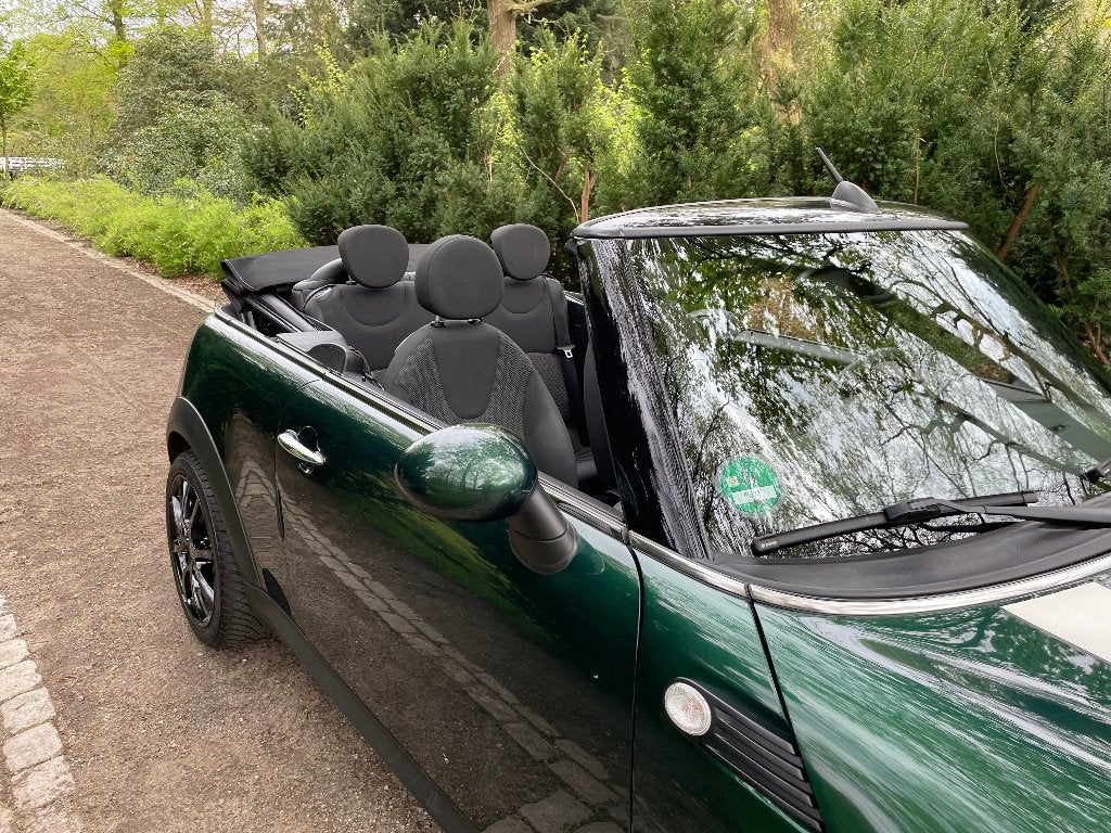 MINI COOPER CABRIO BRITISH RACING GREEN DEALER ONDERHOUDEN, Auto's, Voorwielaandrijving, Euro 5, Stof, Zwart