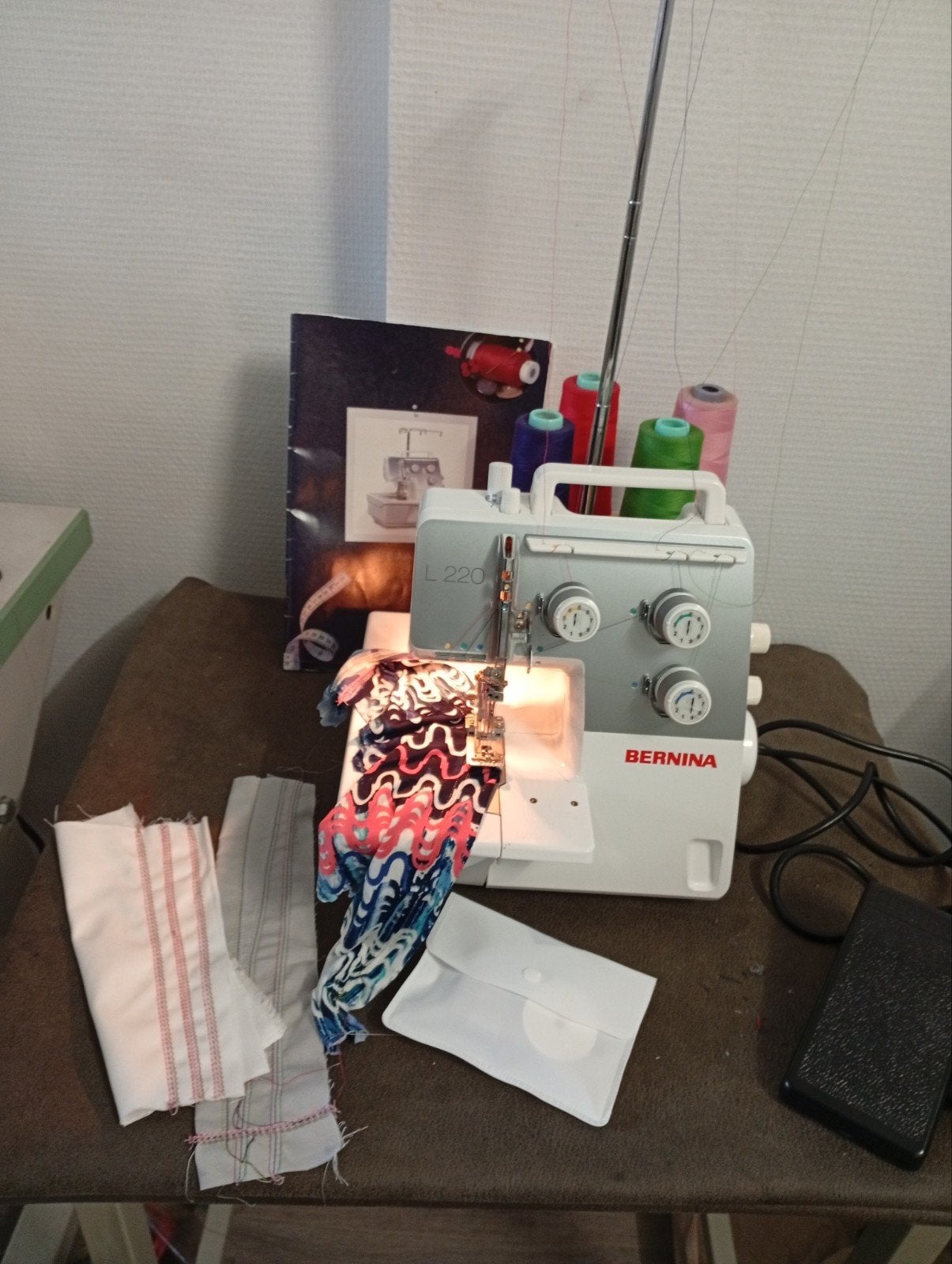 Bernina coverlock in zo goed als nieuwe staat, Ophalen of Verzenden, Accessoires, Bernina