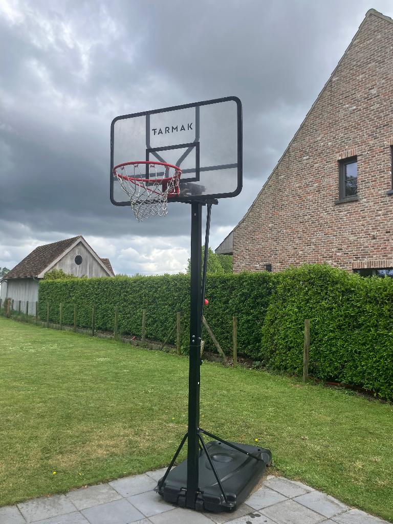 Basketbalpaal verstelbaar merk Tarmak B700 PRO, Sport en Fitness, Basketbal, Ophalen, Gebruikt, Ring, Bord of Paal