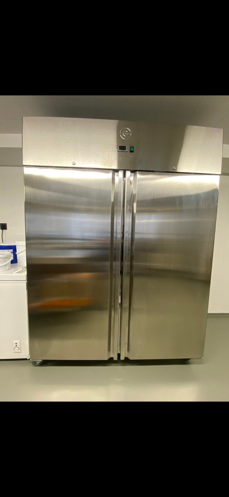 2 diepvriezers van 1400l, Ophalen