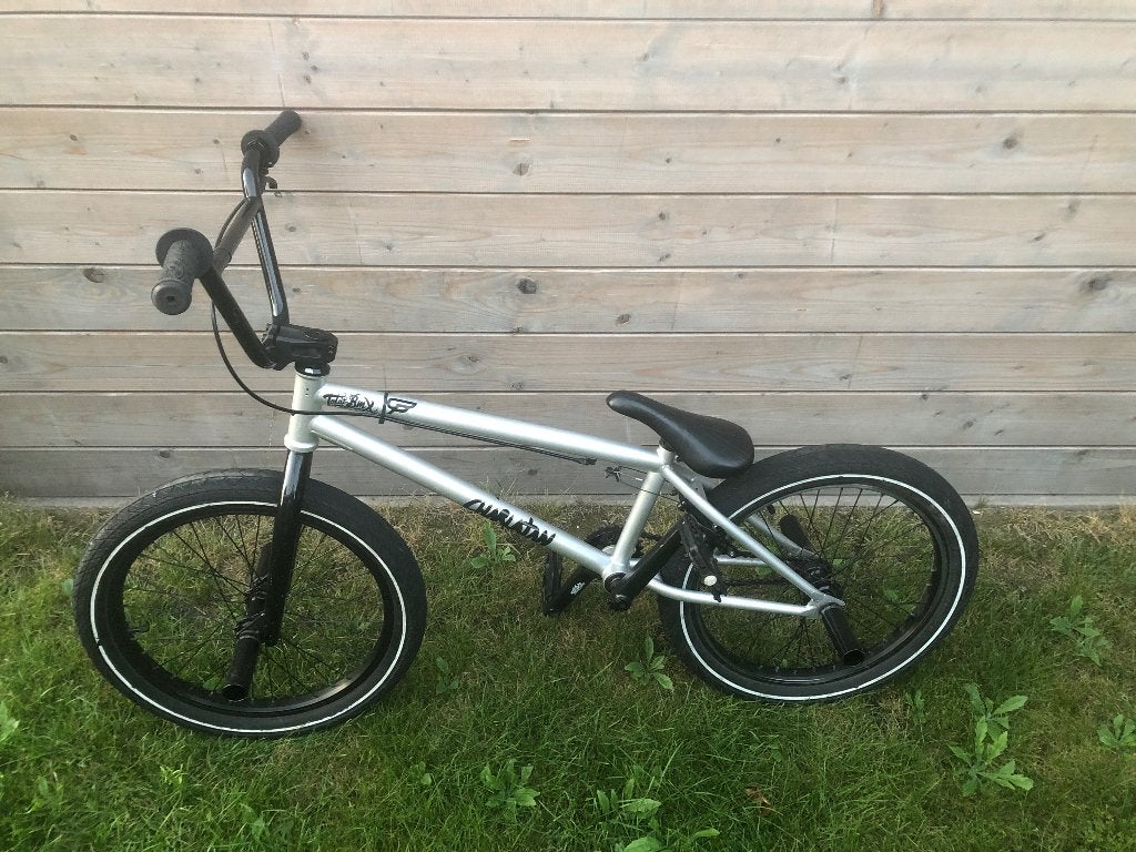 Total BMX Charlatan - Zilver - Top staat - Met pegs, Ophalen, Zo goed als nieuw, Total bmx