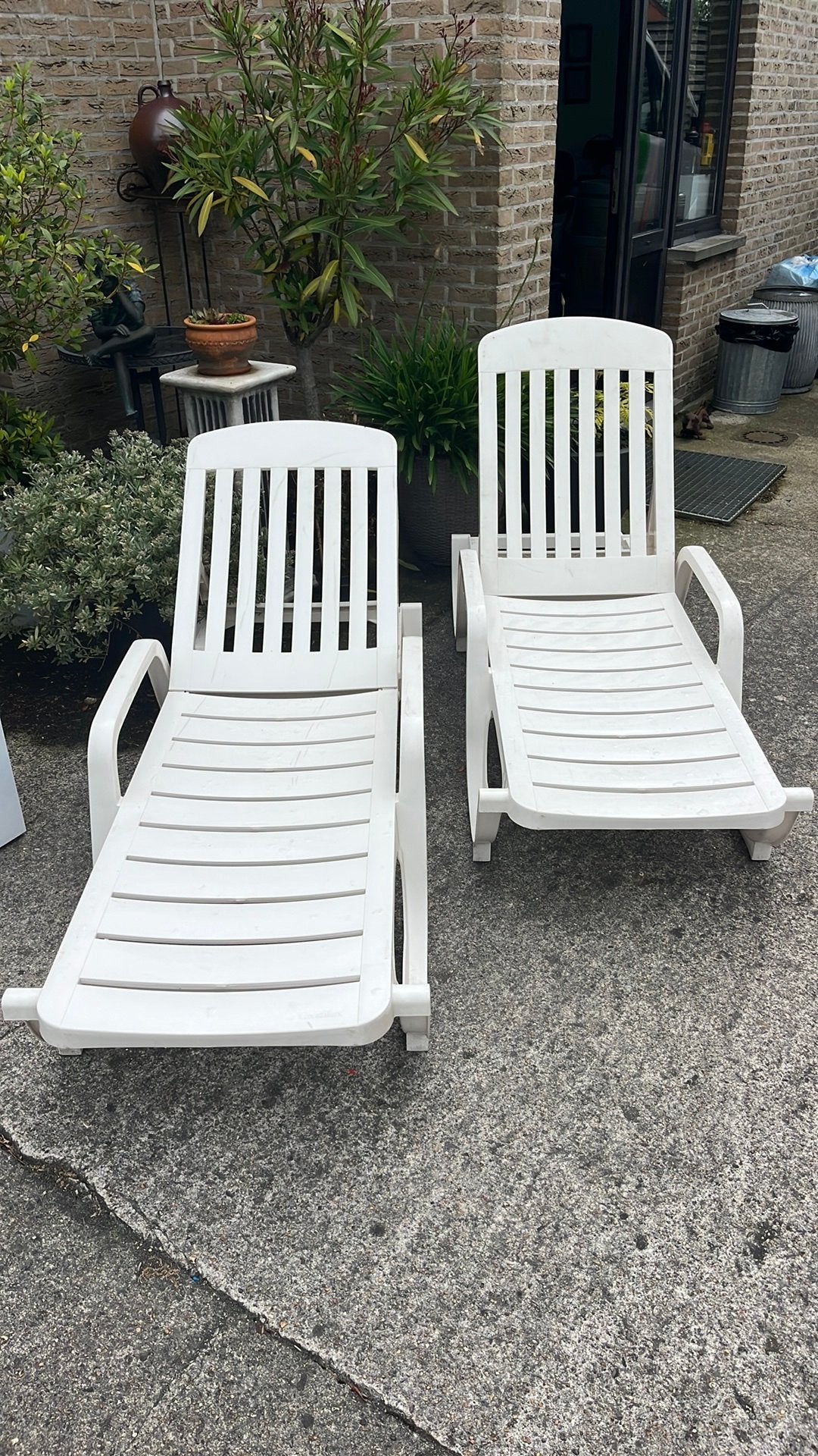 Zonnebedden wit plastic, Jardin & Terrasse, Chaises longues, Enlèvement, Comme neuf, Plastique