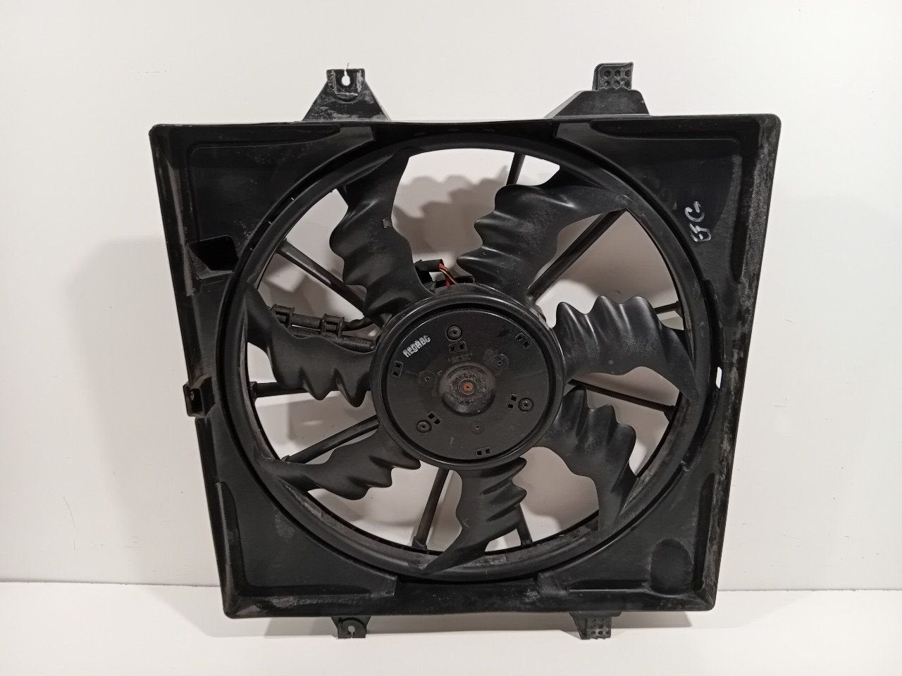 Koelventilatormotor Hyundai Tucson, Onderdelen@venauto.nl, Van der Ven Autorecycling B.V., Gebruikt, Ettenseweg 76, 4706 PB Roosendaal, The Netherlands