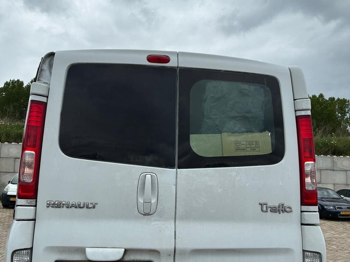 Renault Trafic 2.5 dCi T29 L1H1 | MOTOR NIET IN ORDE! | € 1., Auto's, Bestelwagens en Lichte vracht, Renault, Bedrijf, Diesel