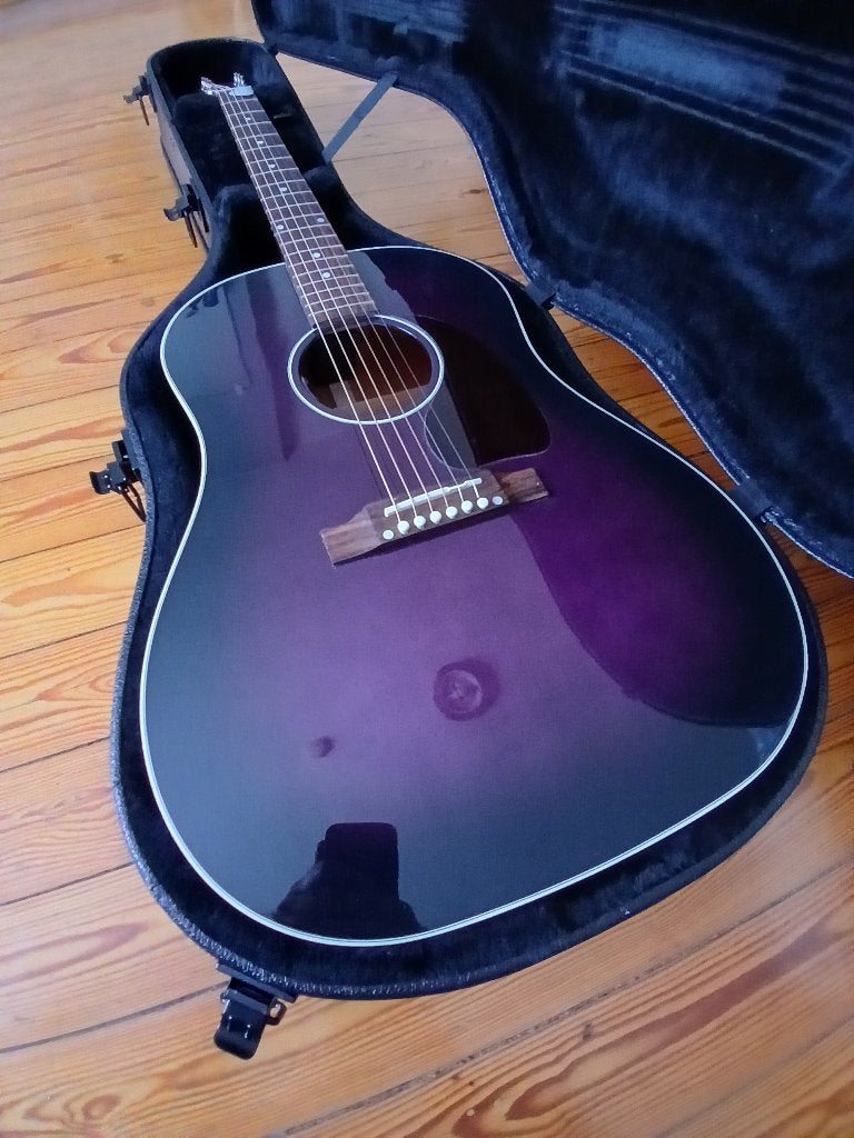 Gibson j45 standard purple burst, Muziek en Instrumenten, Ophalen, Zo goed als nieuw, Western- of Steelstringgitaar, Met (piezo-)element