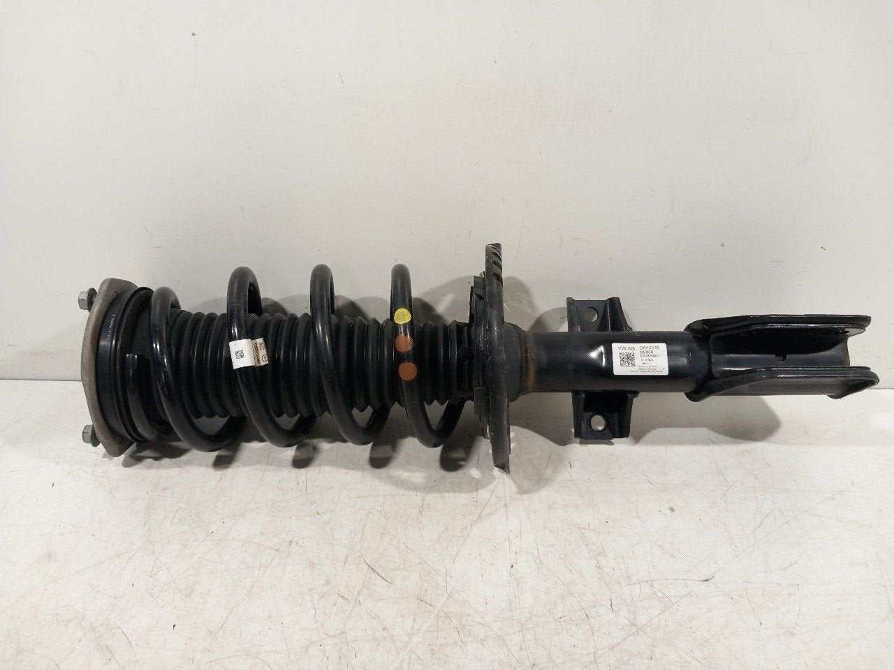 Veerpoot links voor Volkswagen Crafter, Onderdelen@venauto.nl, Van der Ven Autorecycling B.V., Gebruikt, Ettenseweg 76, 4706 PB Roosendaal, The Netherlands