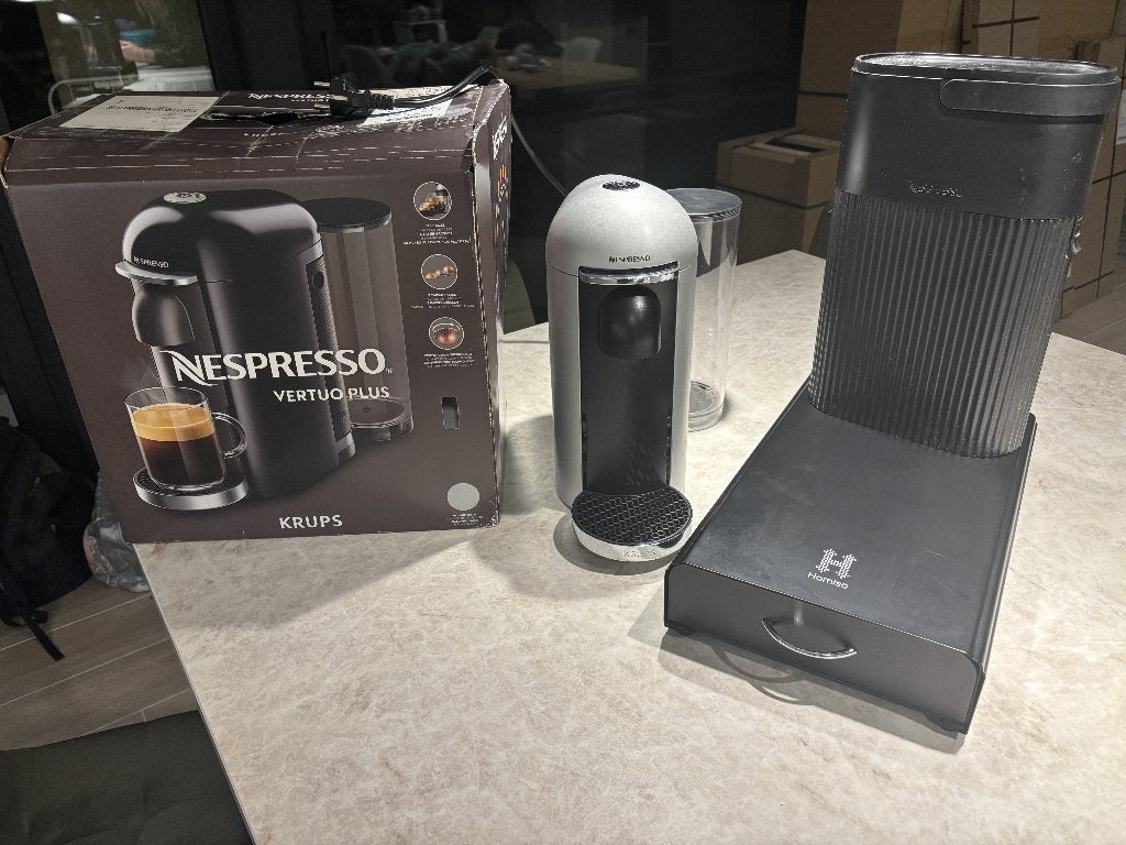 Krups Nespresso vertuo plus + capsulehouder + container, Gebruikt, Koffiemachine, Ophalen of Verzenden, 1 kopje
