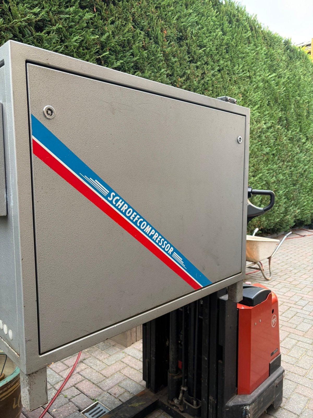Schroefcompressor Creemers 18. 5 kw / met luchttank 32 Amp, Doe-het-zelf en Bouw, Ophalen, Geluidgedempt, Gebruikt, 800 liter/min of meer