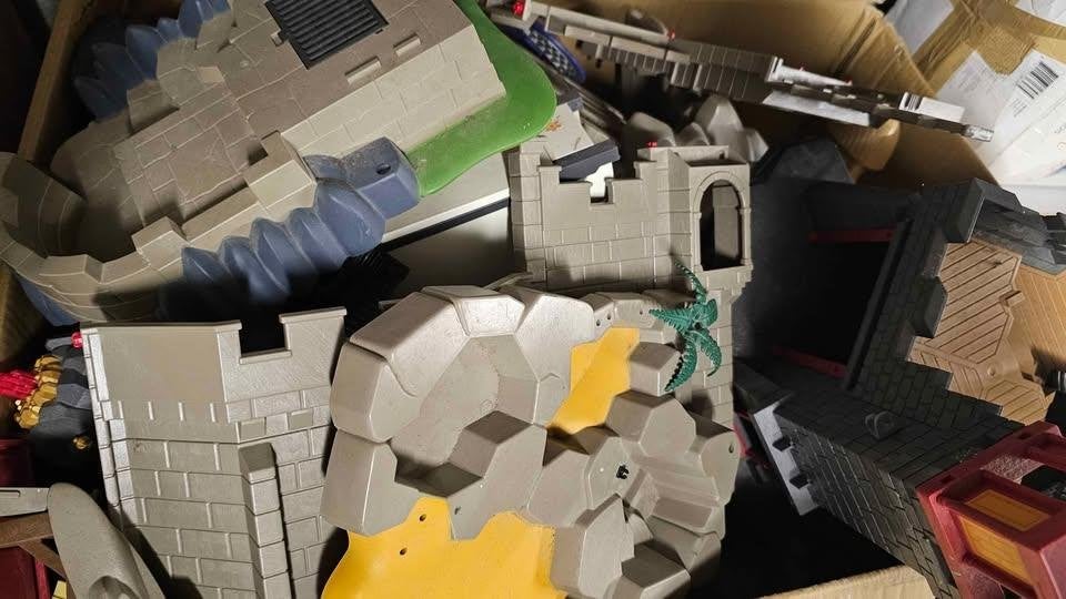 Châteaux et autres de la marque playmobile Sans personnages!, Enlèvement