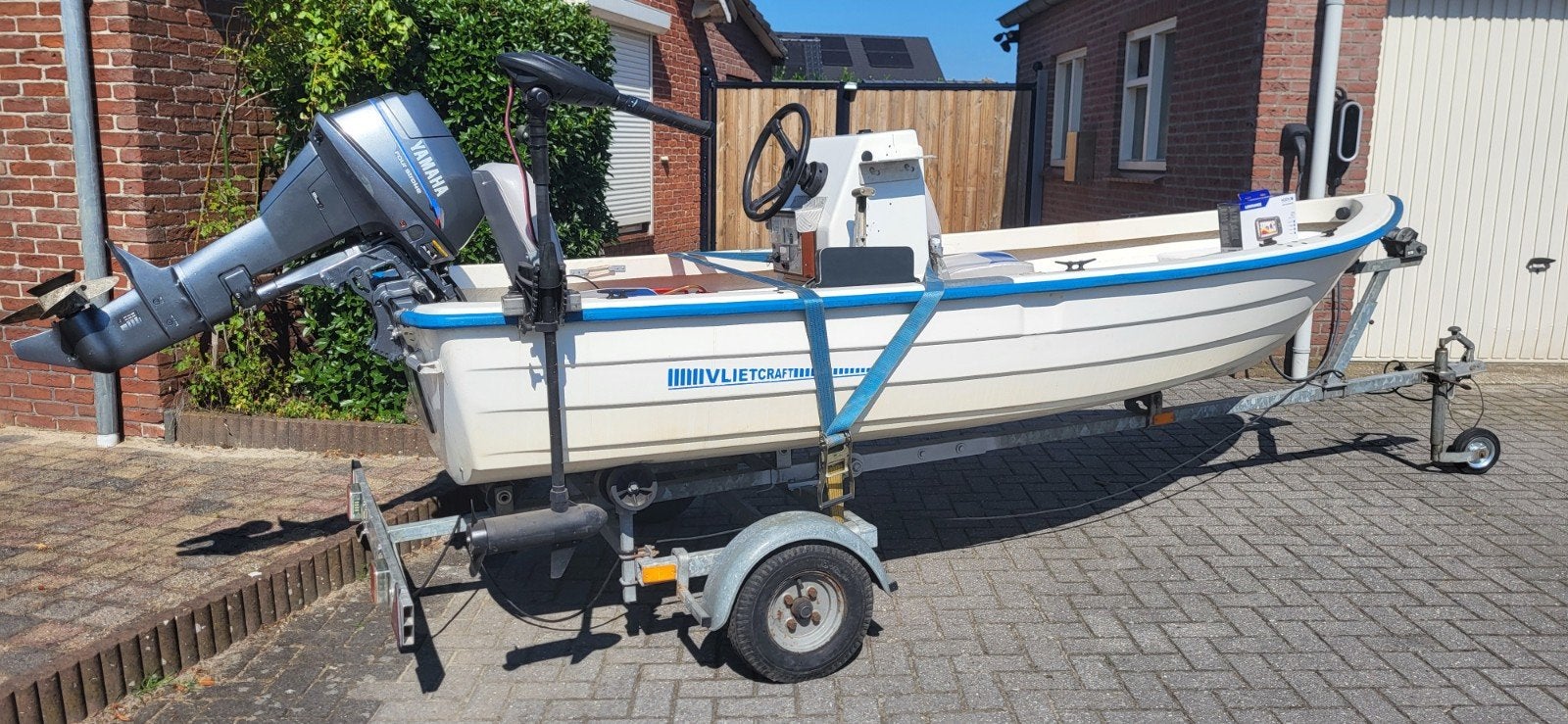 Mooie complete vis set bootje met yamaha 9.9 4takt  elektrst, Ophalen