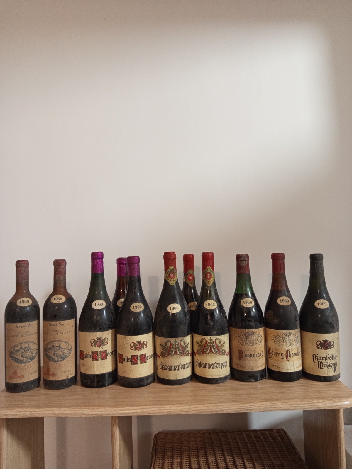 lot van 11 flessen antieke wijnen, Ophalen