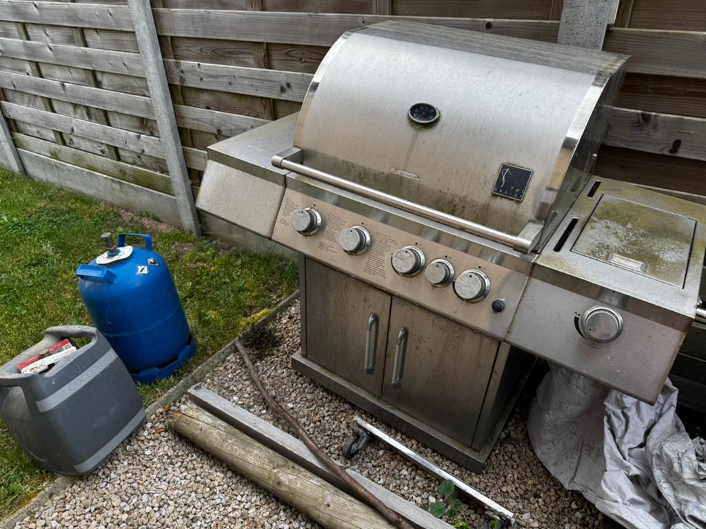 Gas bbq tnt, Enlèvement, Utilisé