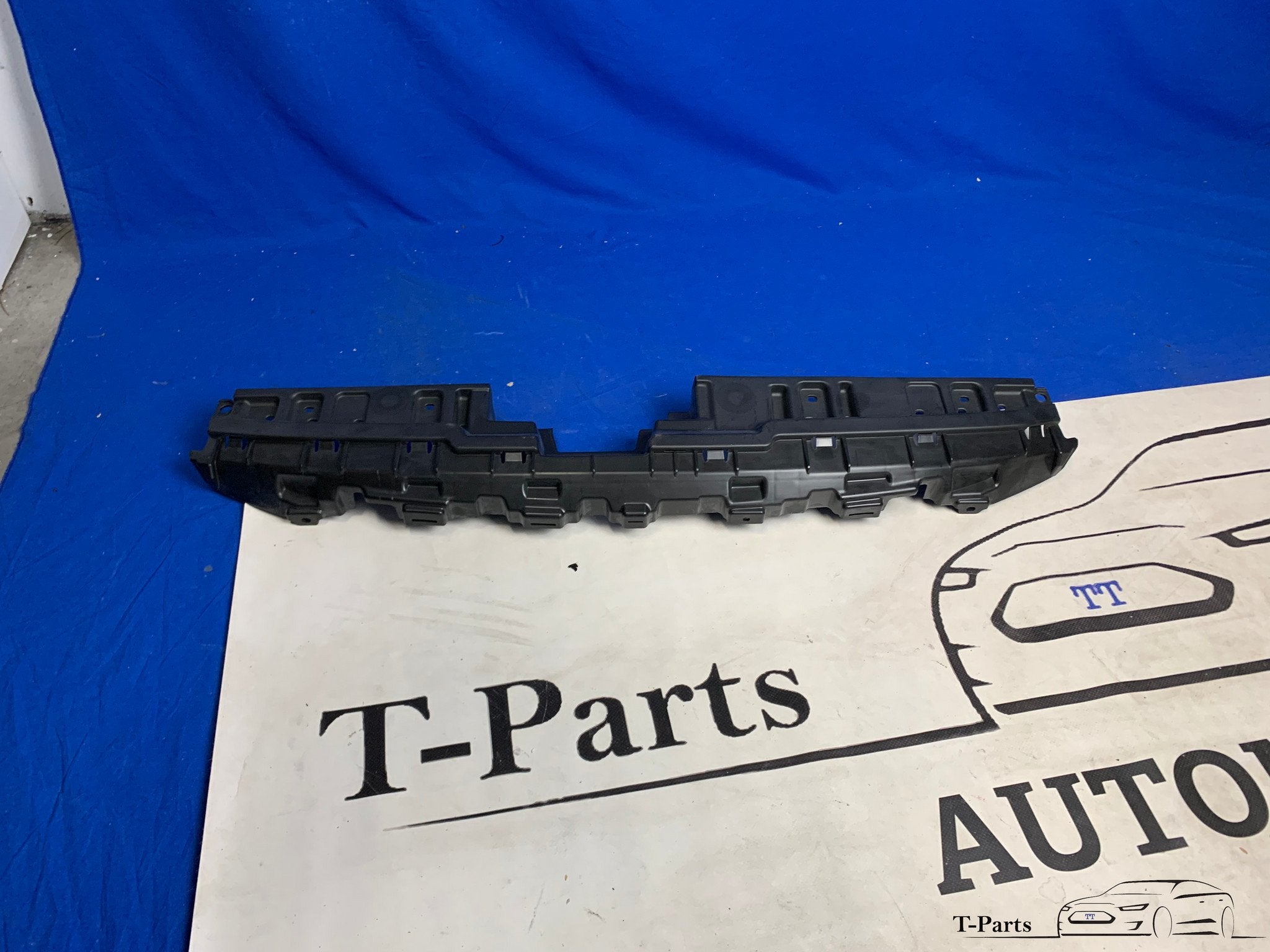 Mitsubishi space star grille voorbumper houder bumper spaces, Info@fabrikant.eu, Fabrikant BV, Nieuw, Fabrikantstraat 1
1000 AA  Amsterdam
