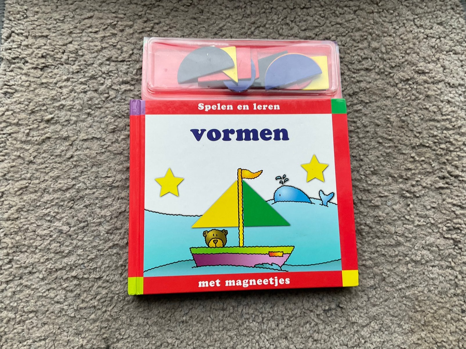 Vormen met magneetjes- spelen en leren, Ophalen of Verzenden, Zo goed als nieuw