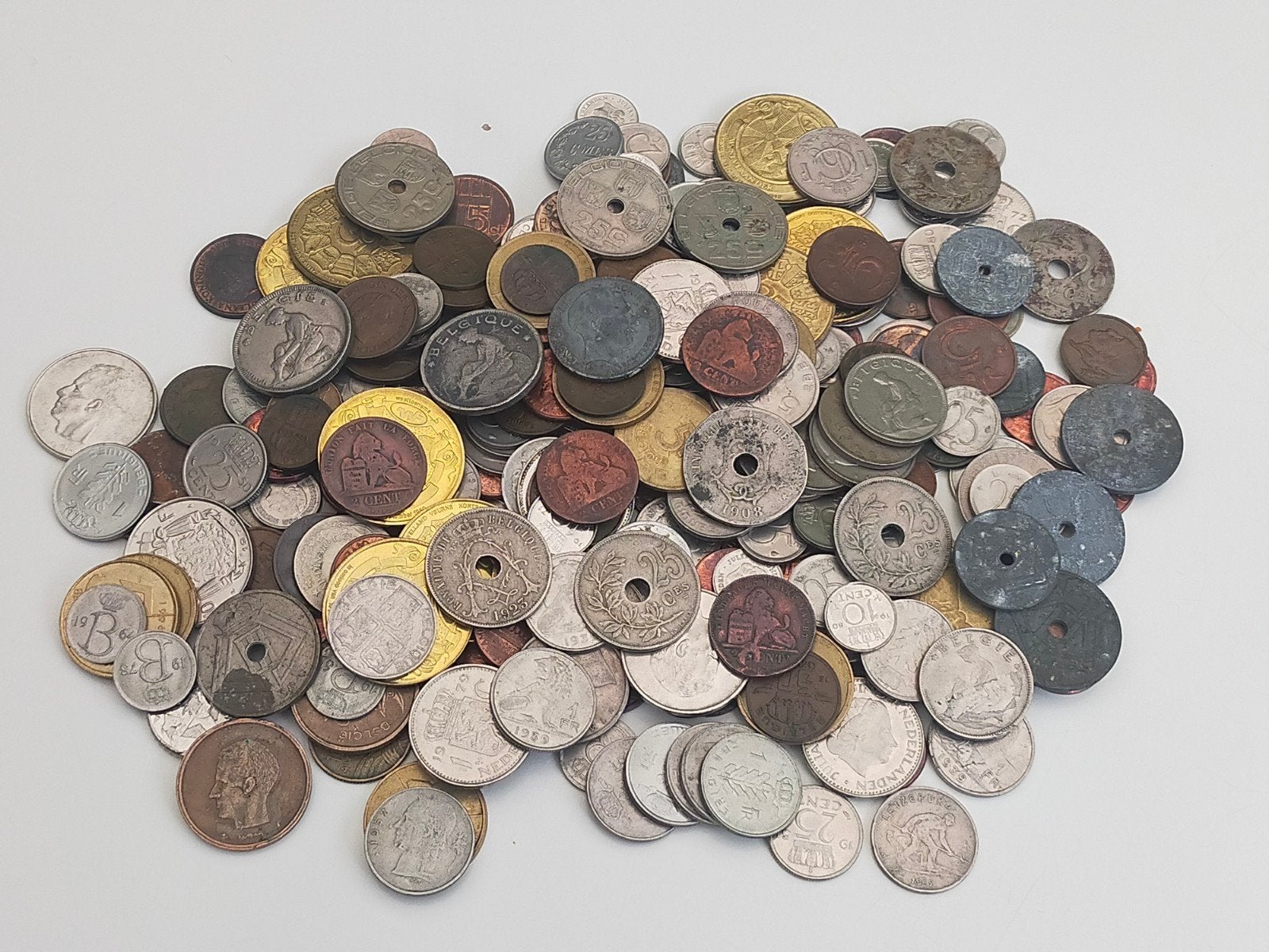 1 Kg Wereldmunten Met Zeer Veel Oude Exemplaren, Postzegels en Munten, Ophalen of Verzenden