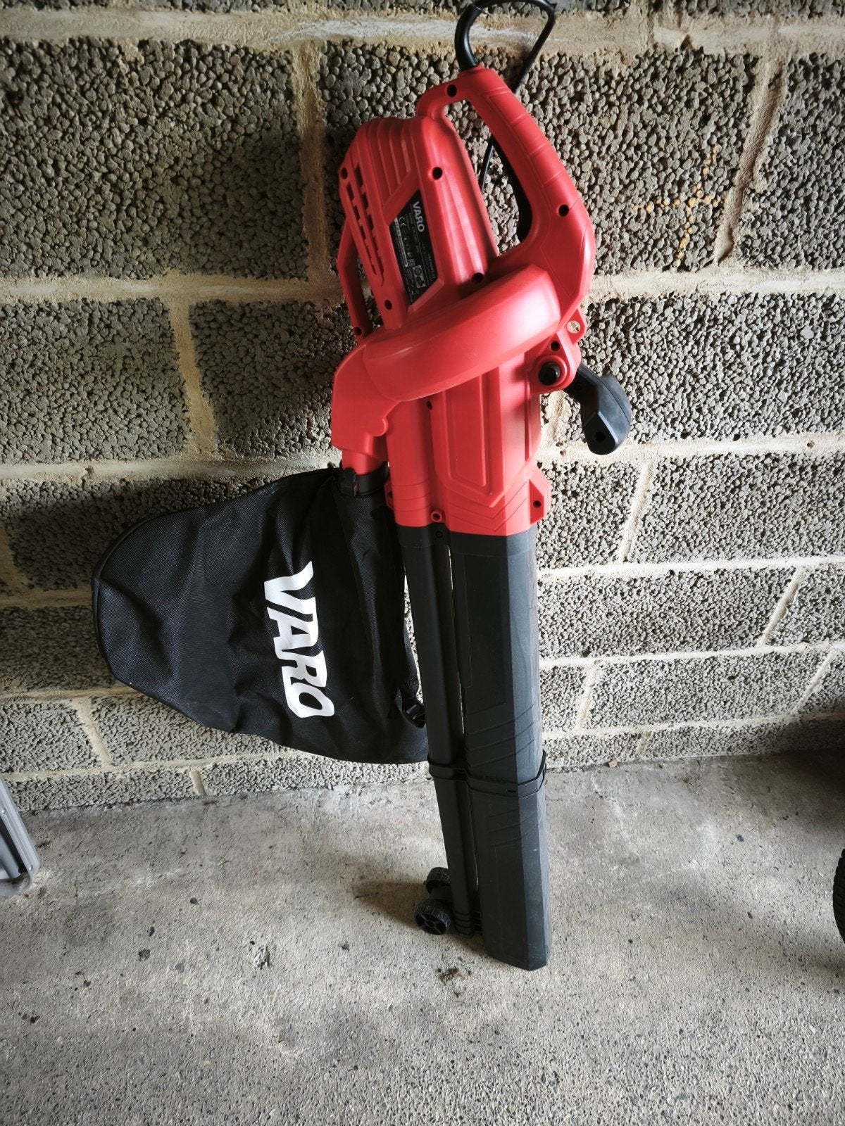 aspirateur et souffleur de feuilles Varo, Électrique, Porté à la main, Enlèvement, Utilisé