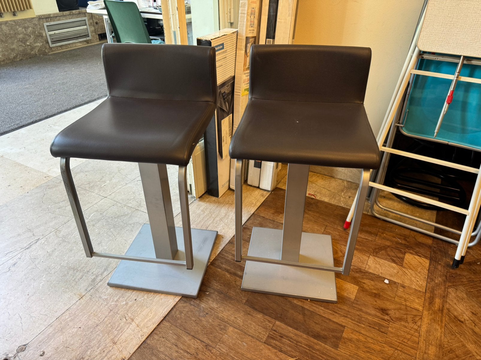 Moderne barkrukken, Huis en Inrichting, Ophalen, Gebruikt