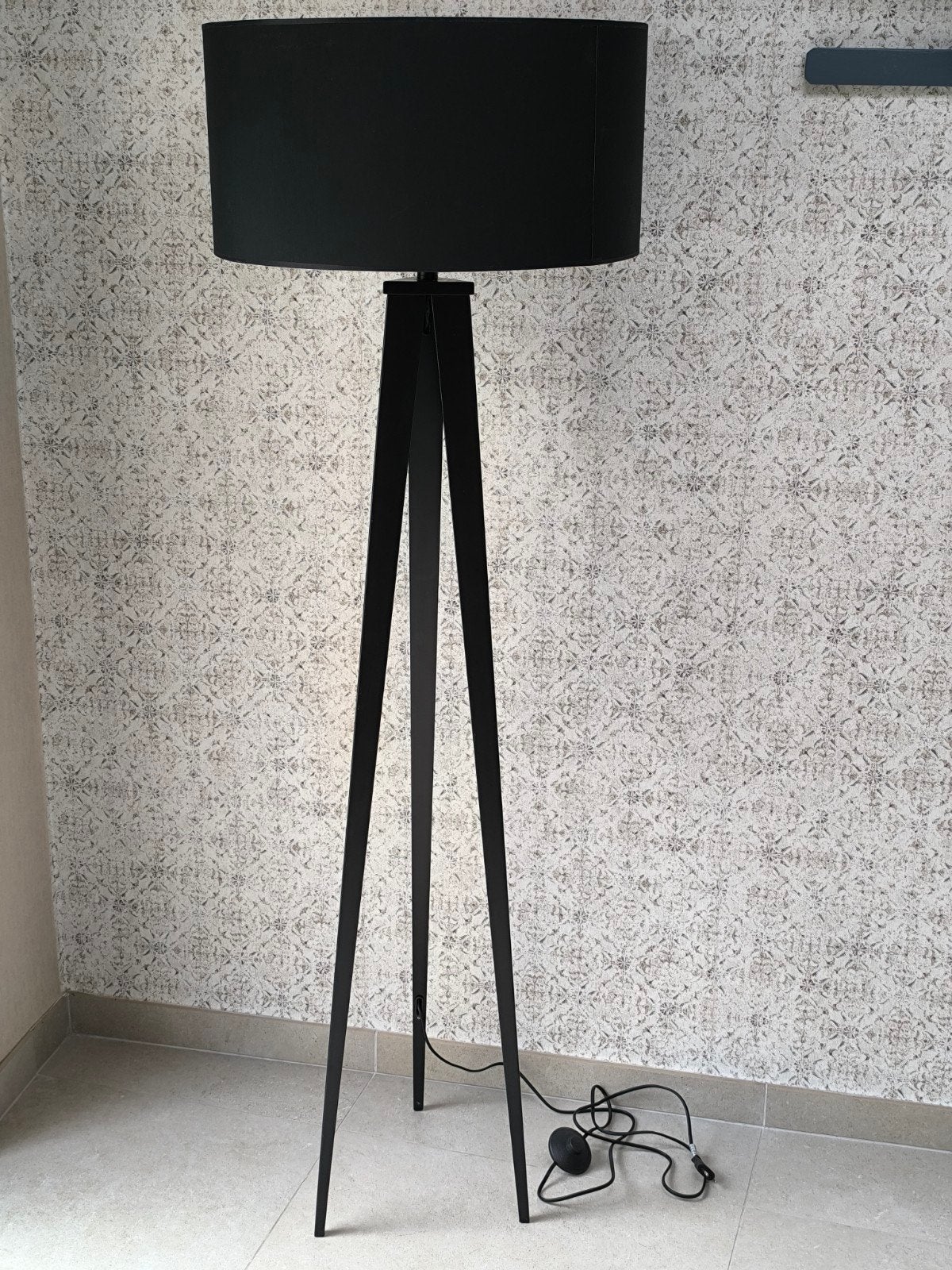 Lampadaire tripode avec cadre en métal (Bon état!), Métal, Tripod, 150 à 200 cm, Enlèvement