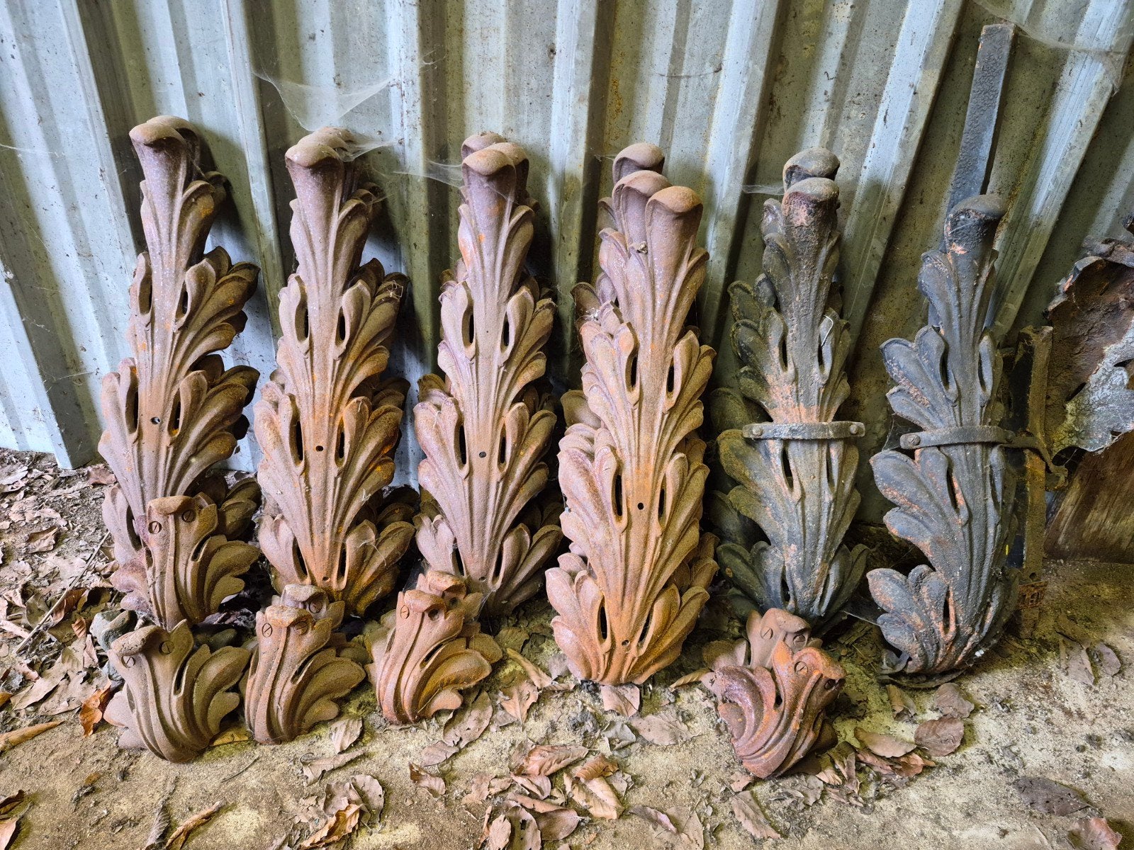 ornements de feuilles d'acanthe en fonte,, Enlèvement ou Envoi