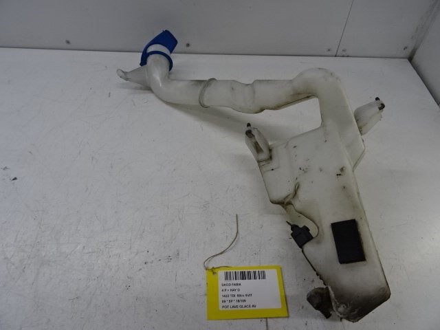 LAVE-GLACE RESERVOIR AVANT Skoda Fabia II (5J), Utilisé, Info@skoda-auto.de, Skoda, Max-Planck-Straße  3-5
64331  Weiterstadt, DE
