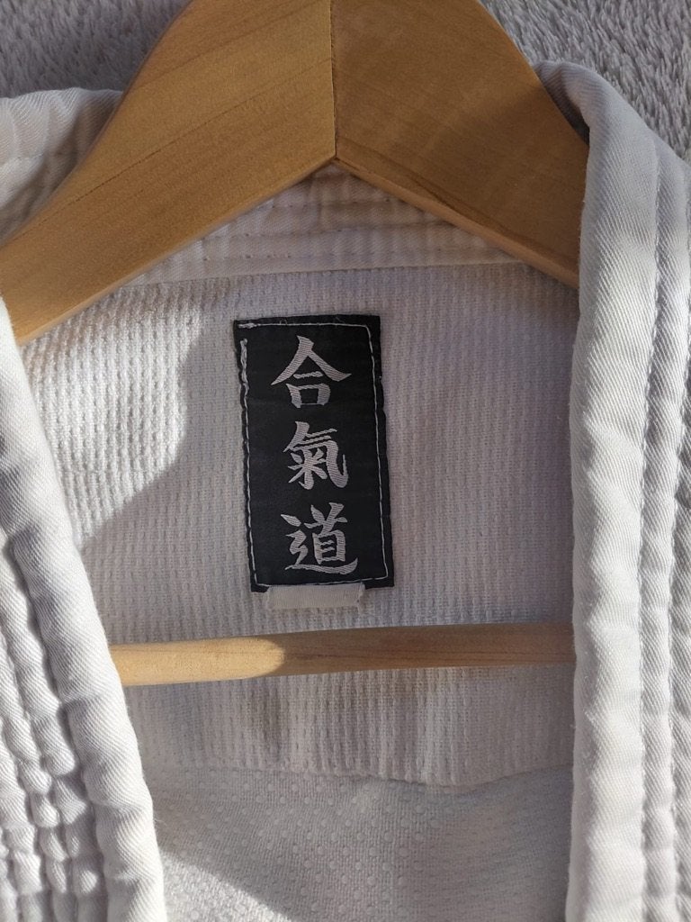 A vendre : Aikidogi Shugyo, Sports & Fitness, Sports de combat & Self-défense, Enlèvement, Utilisé, Taille M, Costume d'arts martiaux