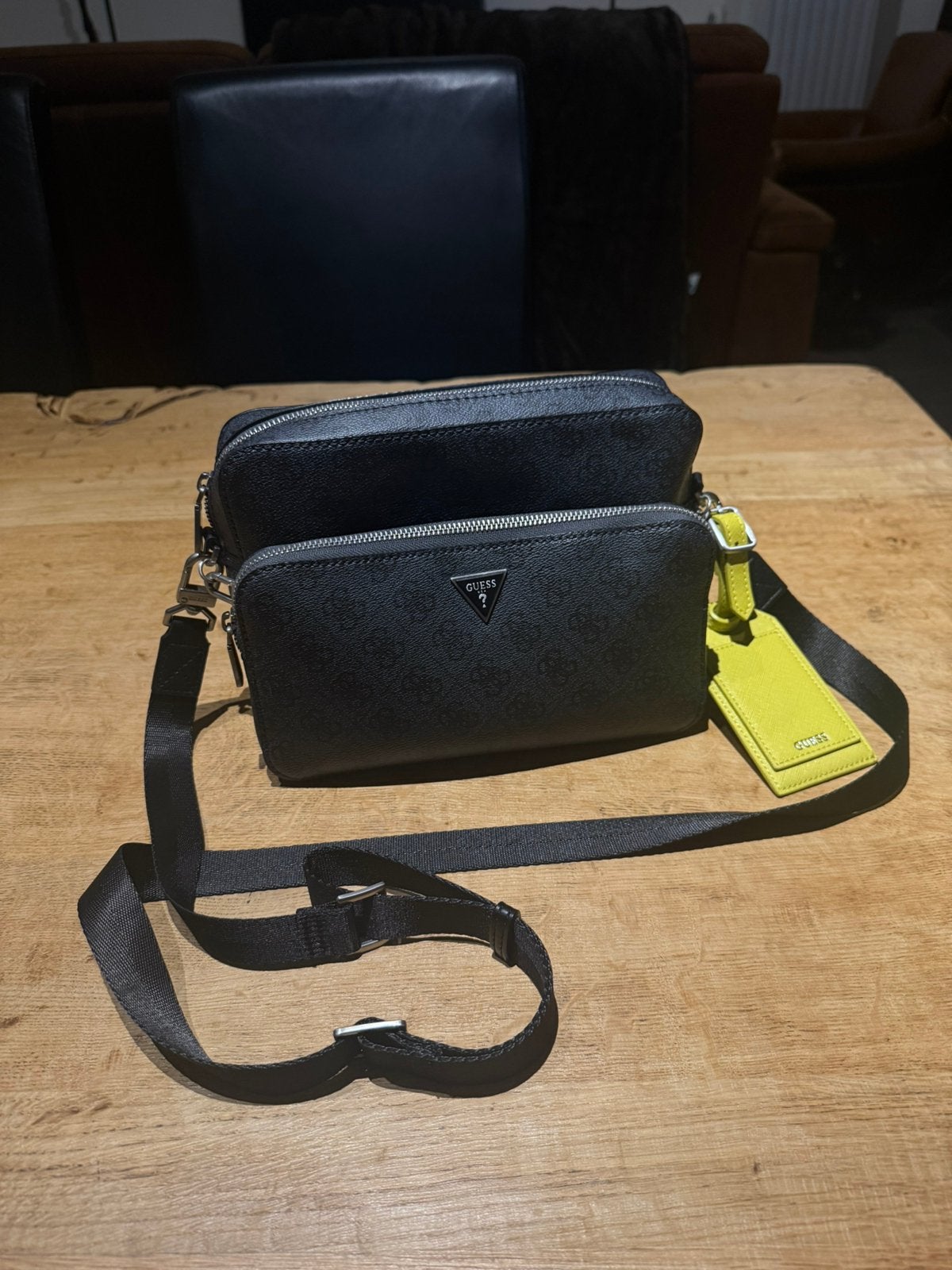 Sac à bandoulière GUESS, Bijoux, Sacs & Beauté, Enlèvement, Comme neuf, Bleu, Cuir