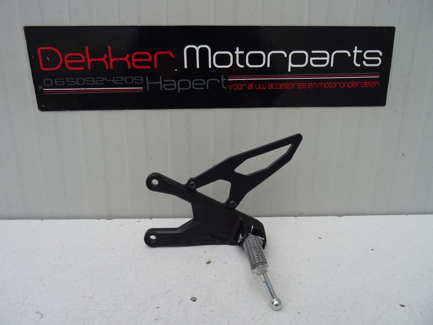 Linker Schetsplaat / Voetsteun links Yamaha YZF R1 2015-2025, -, -, Nieuw, Ophalen of Verzenden