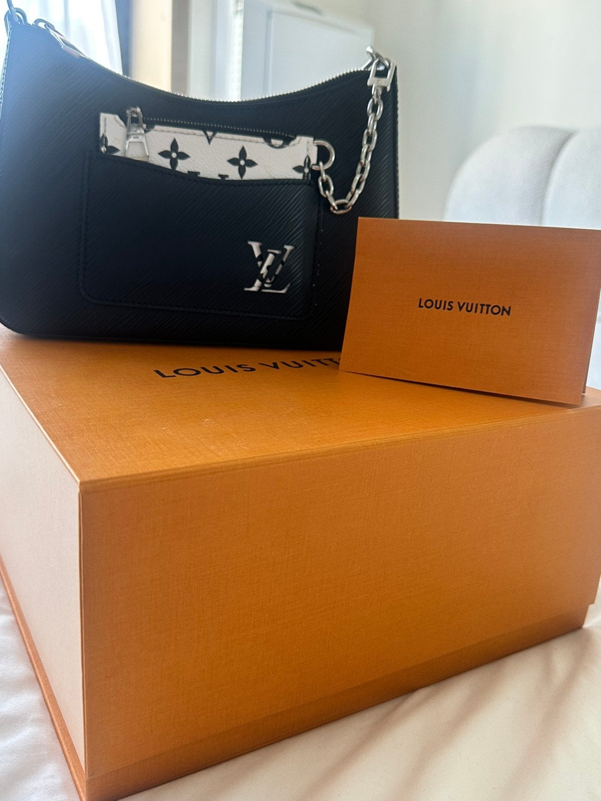 Louis Vuitton Marelle Hobo Epi Noir, Handtassen en Accessoires, Tassen | Damestassen, Zo goed als nieuw, Handtas, Zwart, Ophalen