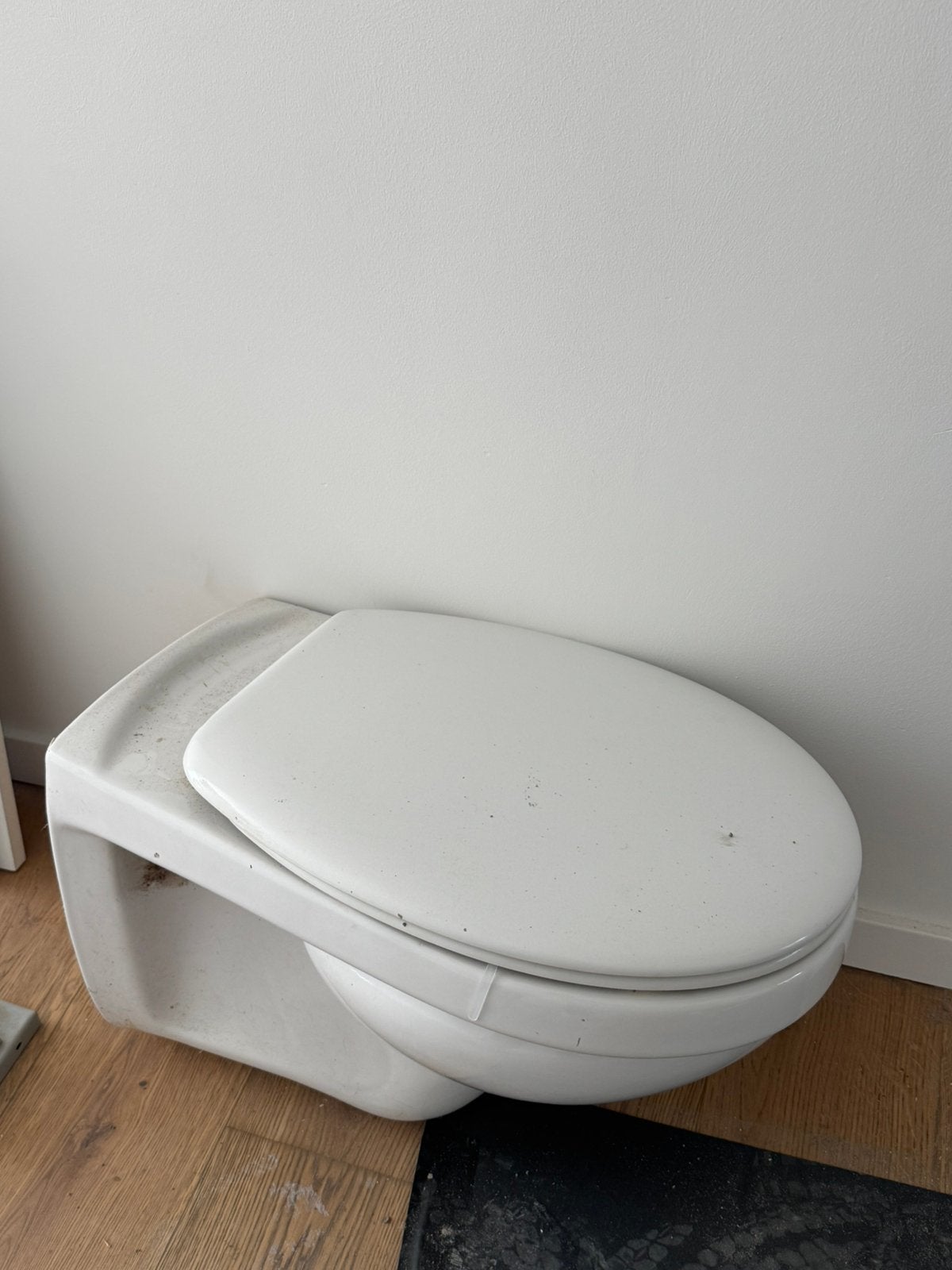 Hang wc, Doe-het-zelf en Bouw, Sanitair, Ophalen, Zo goed als nieuw