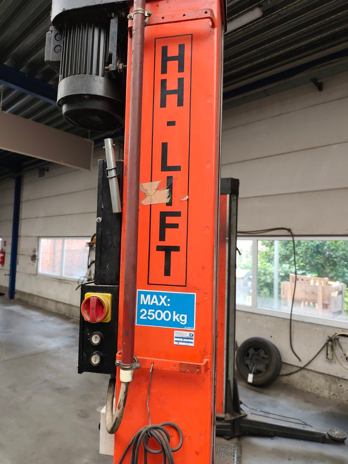 2 palen hefbrug HH LIFT 2500 KG, Ophalen, Gebruikt