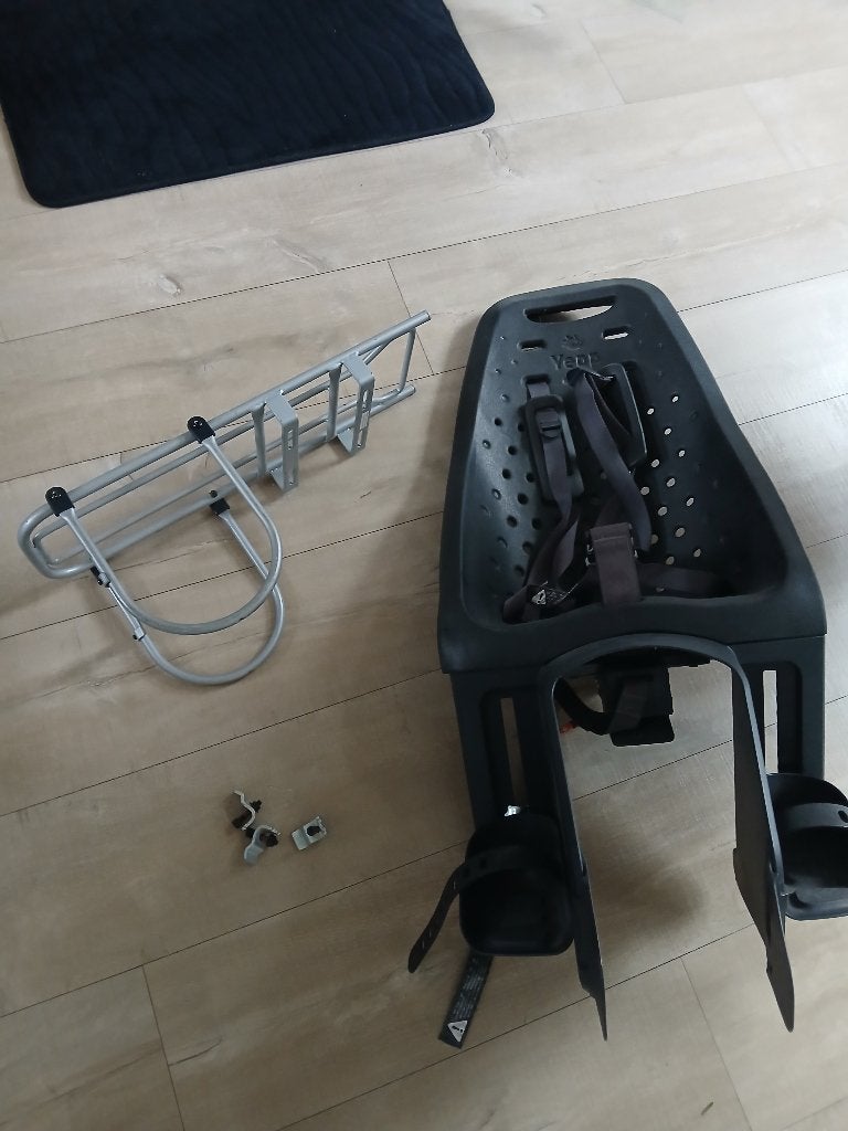 Fietsstoel van het merk yepp, Vélos & Vélomoteurs, Accessoires vélo | Sièges de vélo, Yepp (Thule), Repose-pieds, Comme neuf, Enlèvement