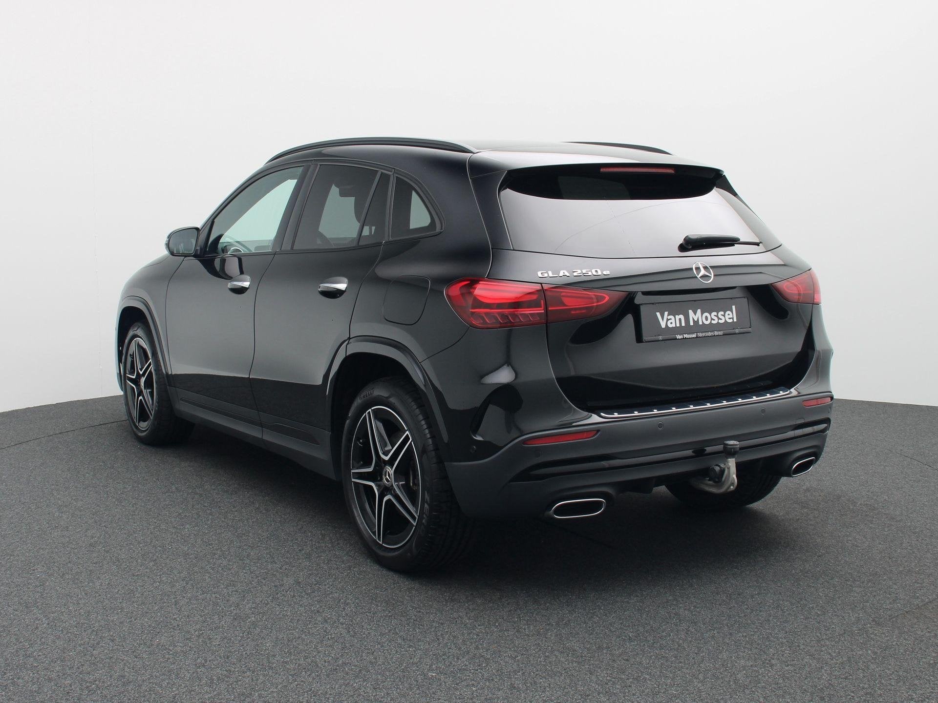 Mercedes-Benz GLA 250 e AMG Line + CARPLAY + TREKHAAK +, 1332 cm³, Achat, 1800 kg, Entreprise