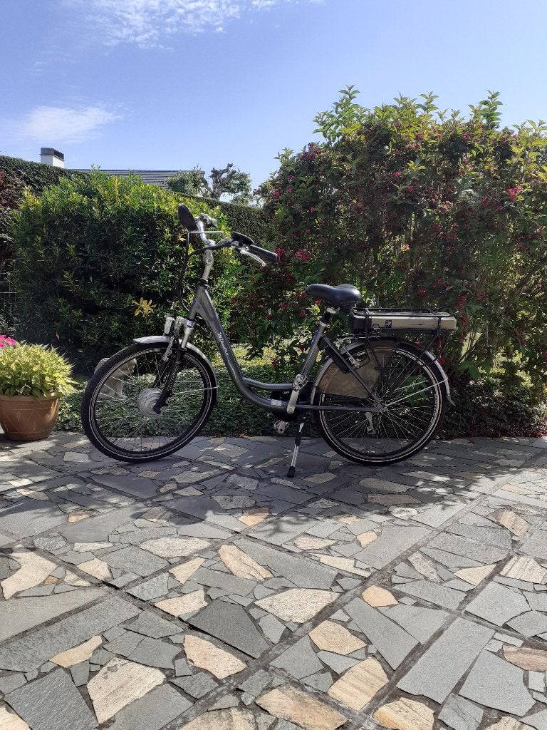 elektrische damesfiets, Gebruikt, Minder dan 47 cm, 30 tot 50 km per accu, Ophalen