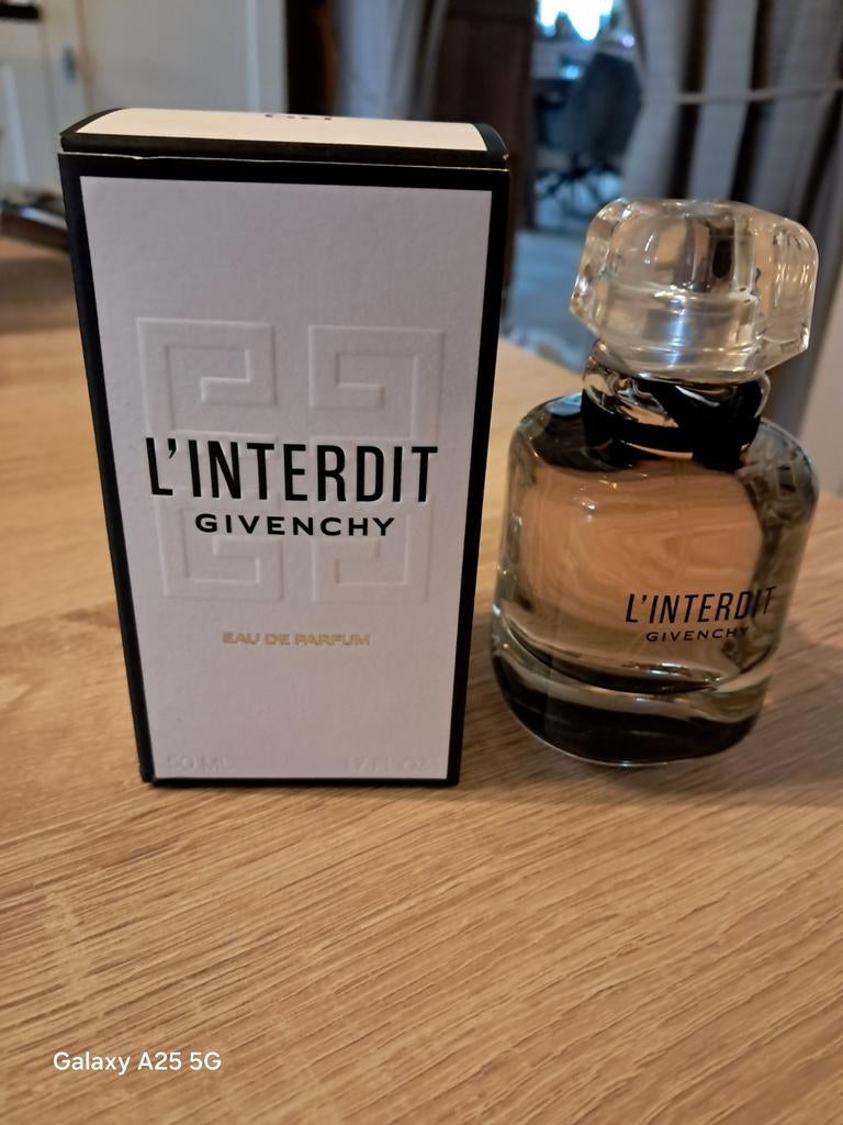 Te koop parfum L'INTERDIT, Ophalen, Nieuw
