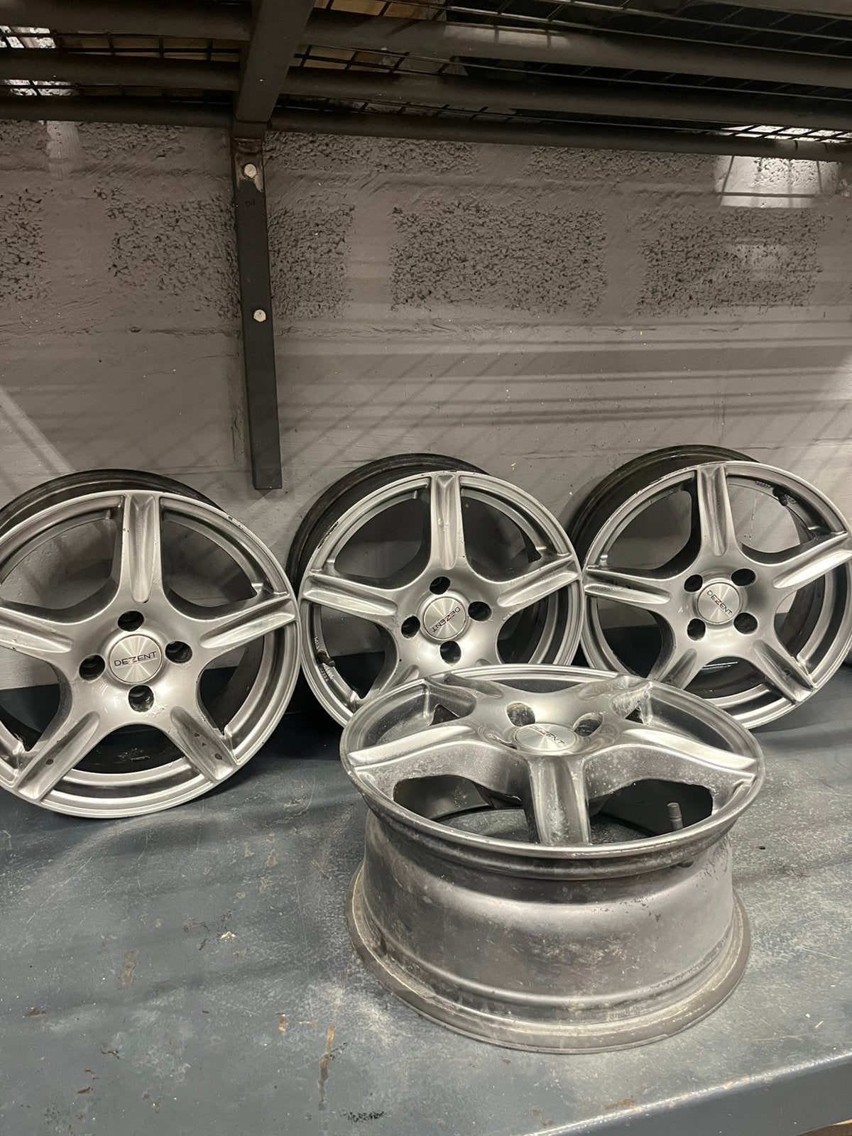 Dezent 4x100 wielen in 15 inch, Auto-onderdelen, Banden en Velgen, Ophalen of Verzenden, Gebruikt, 15 inch, Velg(en)