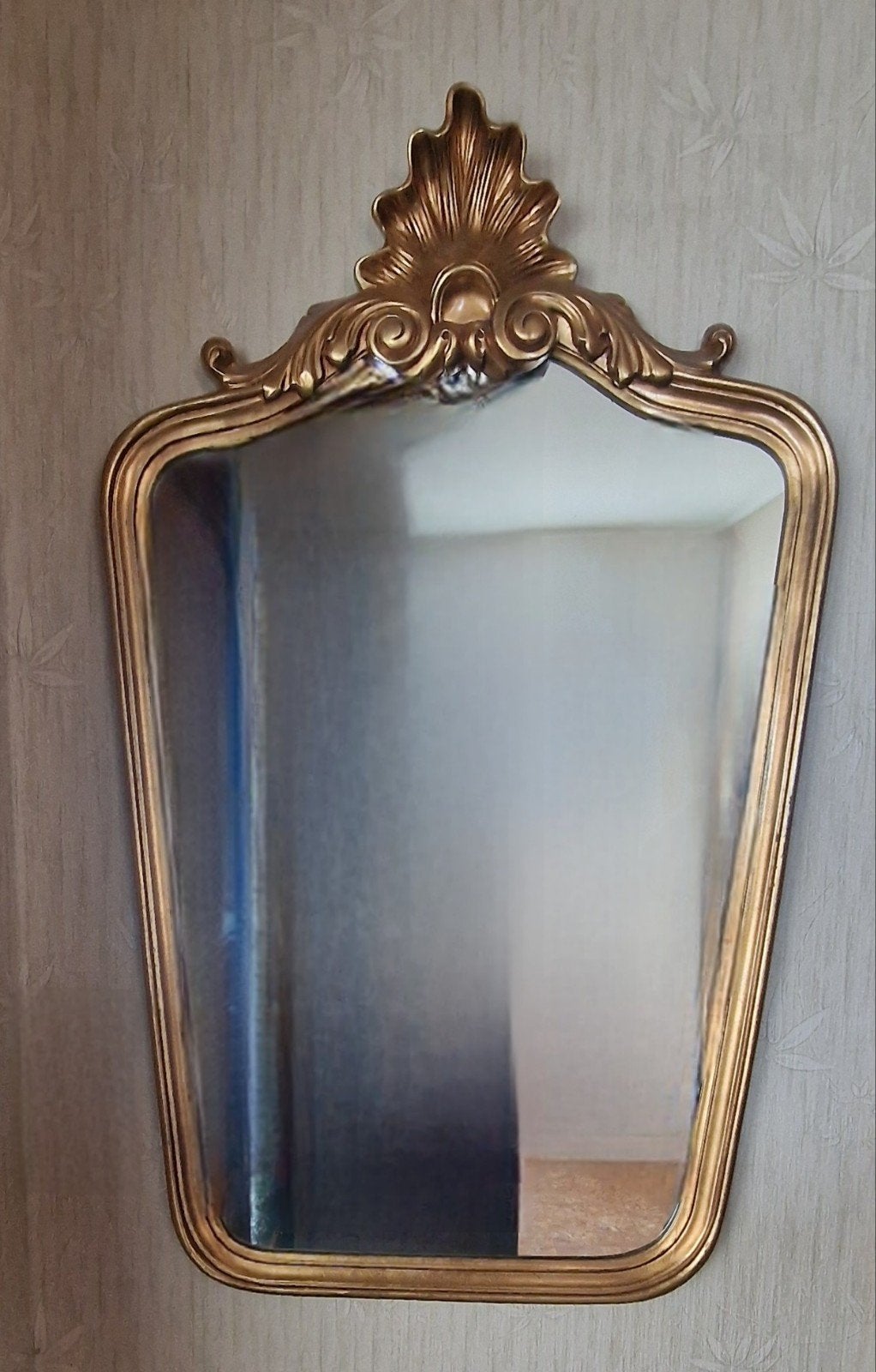 Miroir style Louis XV à fronton coquille., Enlèvement