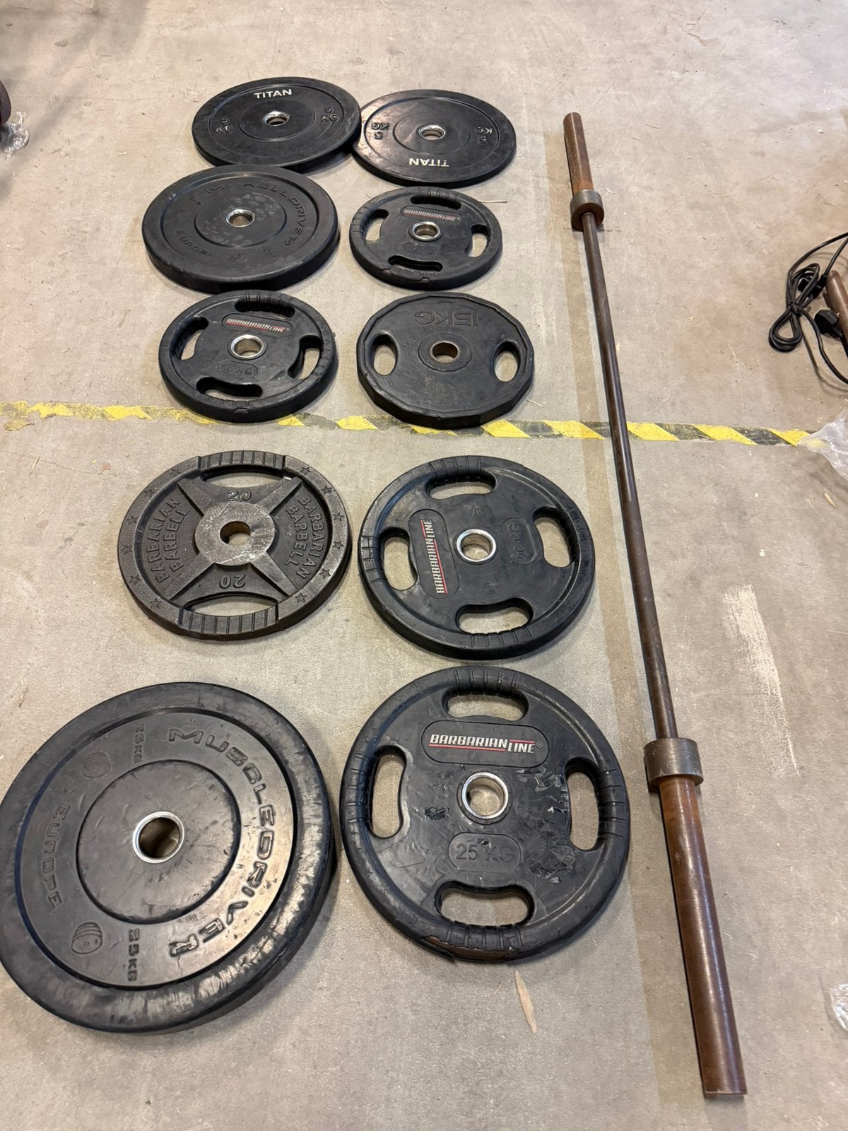 150kg Gewichten + Olympische Barbell 220cm, Ophalen, Gebruikt, Halterschijven