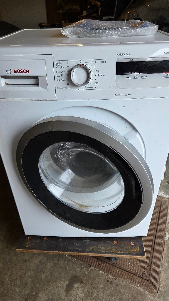 Lave-linge BOSCH VarioPerfect Série 4, Electroménager, 1200 à 1600 tours, Chargeur frontal, Enlèvement, Utilisé