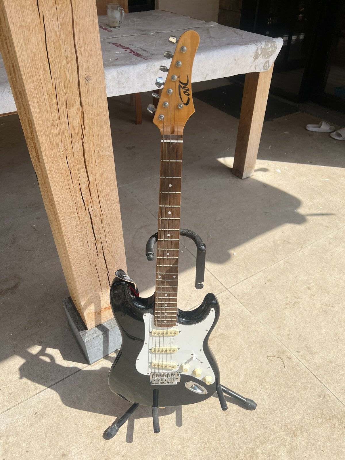 Elektrische gitaar, Ophalen