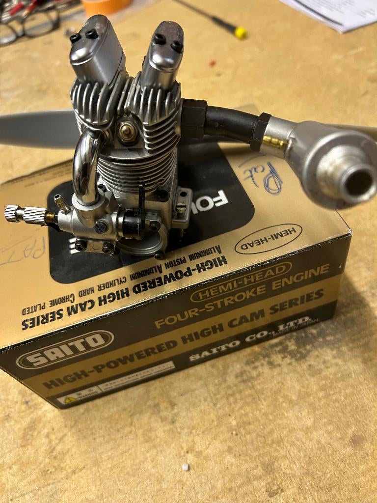 Saito FA-82B 4takt motor, Enlèvement, Comme neuf, Nitro