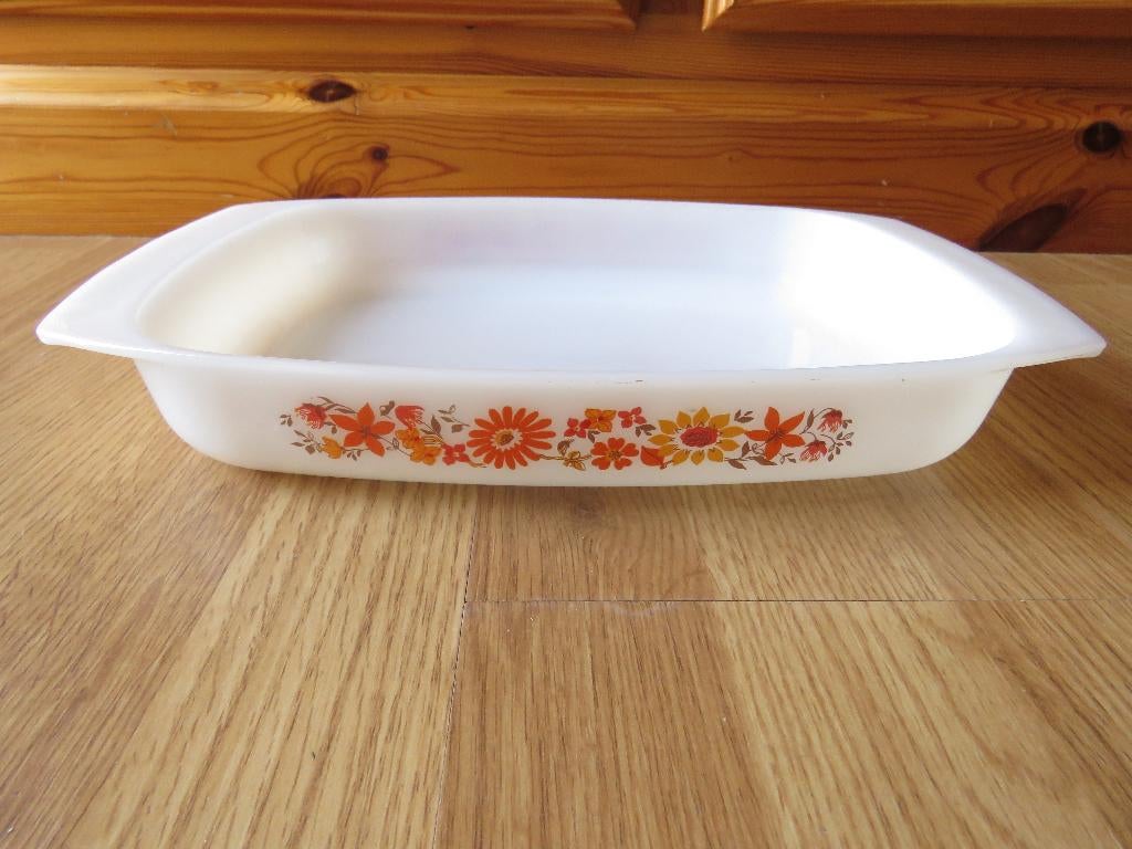 vintage arcopal plat pour le four motifs flore, Enlèvement ou Envoi, Utilisé, Récipient(s)
