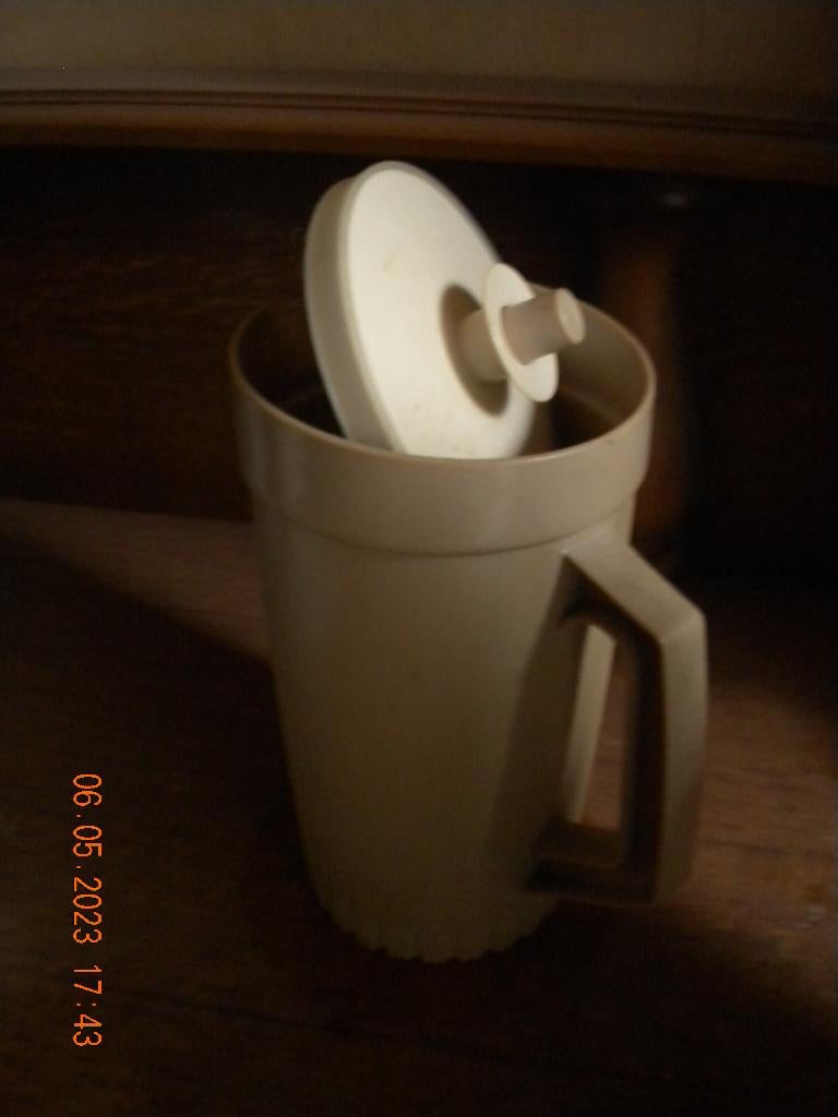 Kan (Tupperware) voor warme chocomelk, ..., Huis en Inrichting, Ophalen, Bruin