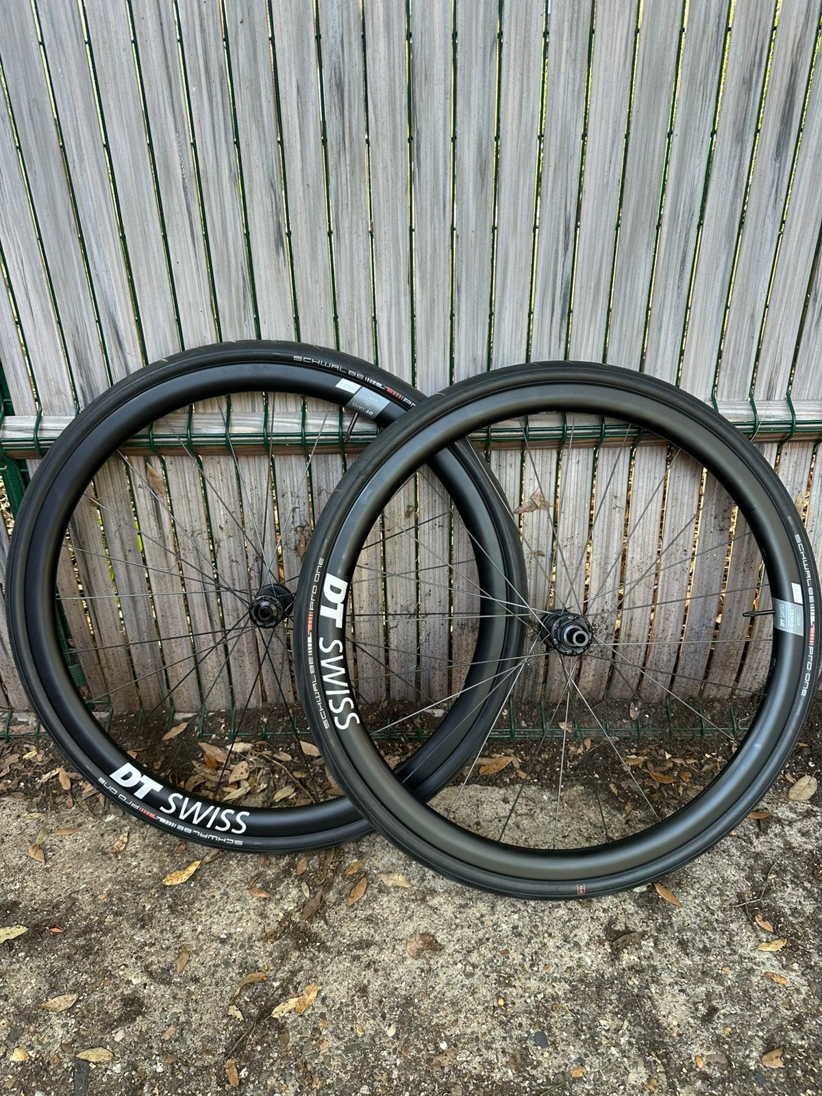 DT Swiss ERC 1600 35mm carbon wielset (NIEUW), Neuf, Enlèvement, Carbone, Racefiets