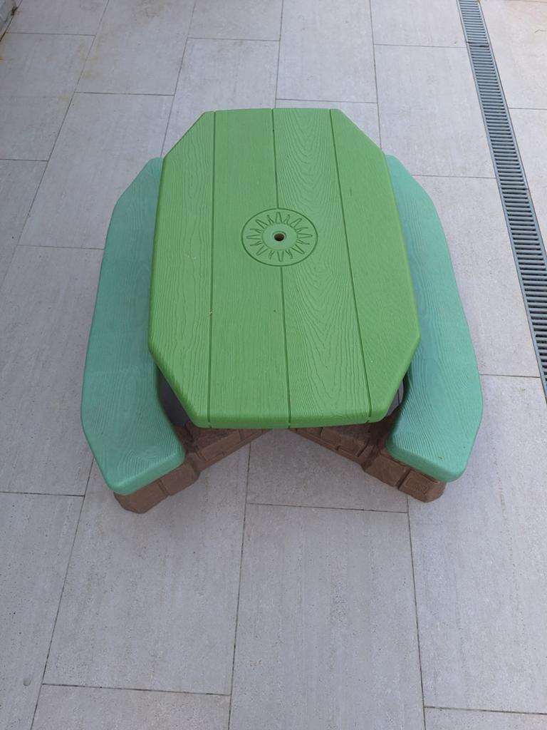 Picknicktafel voor kinderen, Ophalen