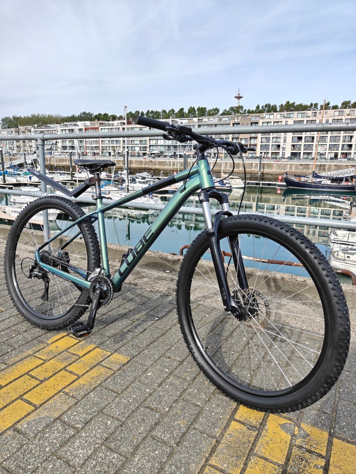 CUBE AIM PRO...29 inch met pikkel en spatbord., Fietsen en Brommers, Ophalen, Zo goed als nieuw, Schijfrem