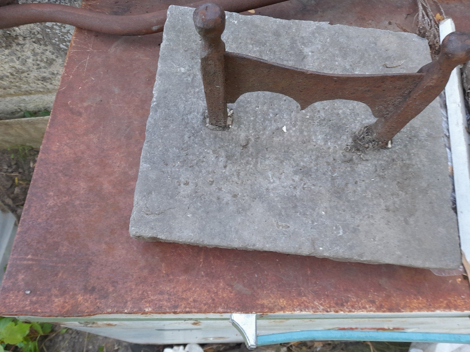 Materiel de jardin, Enlèvement