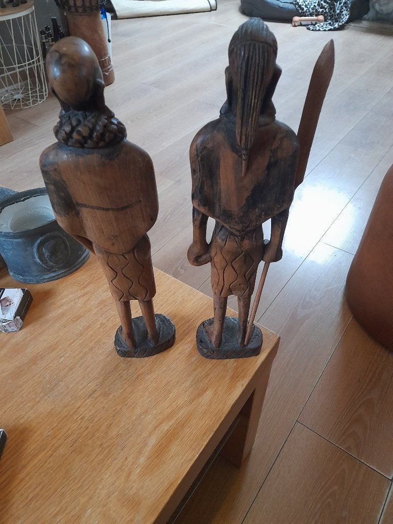 Prachtige set van 2 handgesneden Afrikaanse beelden (Hout), Houtsnijwerk, Ophalen of Verzenden, 20 - 50 cm, Hout