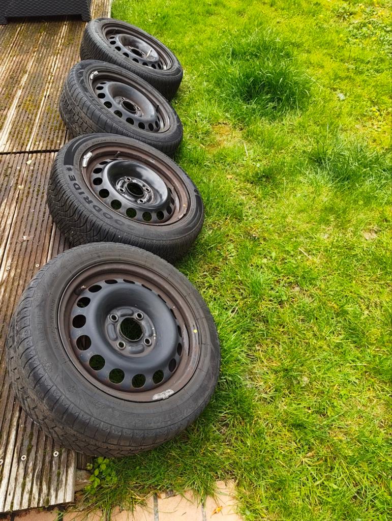 Un jeu de roues pour une voiture, Auto diversen, Aanhangwagen-onderdelen, Ophalen of Verzenden